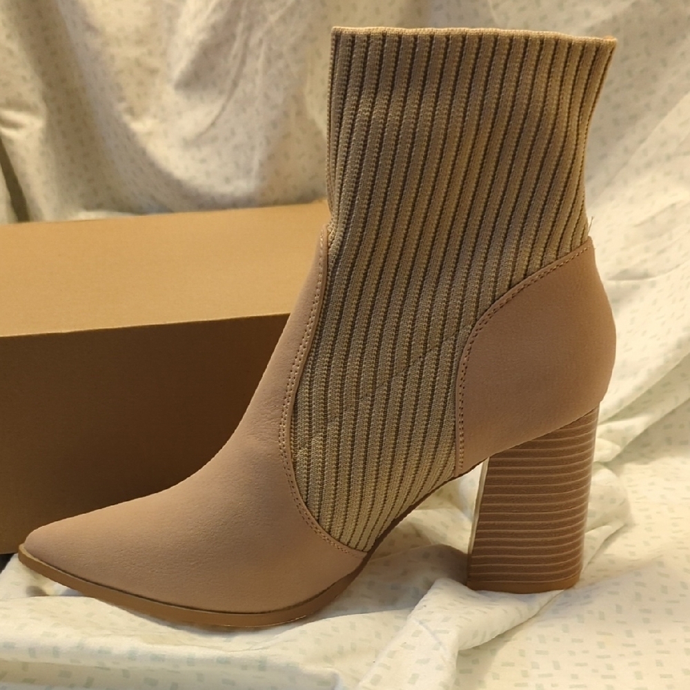 Elegant Tan Ankle Boots